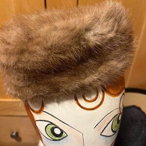 Vintage 1950s Miss Dee Furry Pill Box Hat